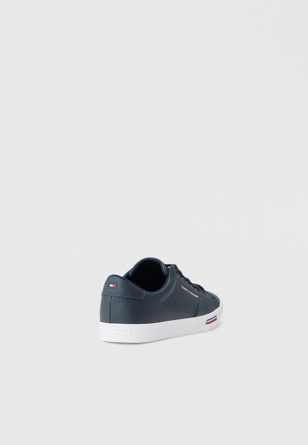 Tommy Hilfiger SIGNATURE MID