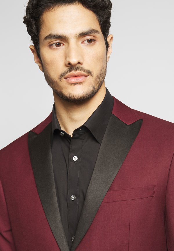 Isaac Dewhirst TUX