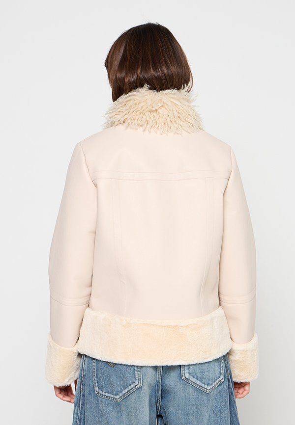 TWINSET