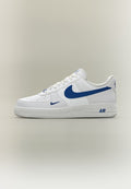Nike Sportswear AIR FORCE 1 07' TECH ESS - Trainers - white/game royal