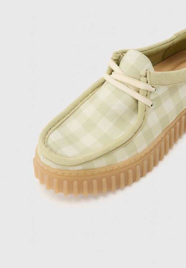 Clarks TORHILL BEE