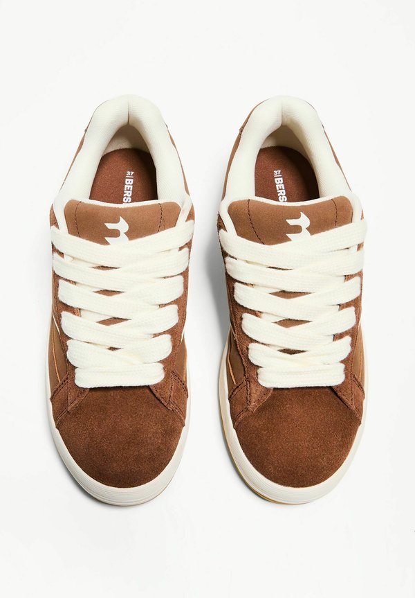 Bershka SPLIT