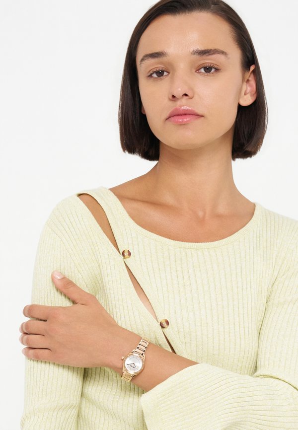 DKNY