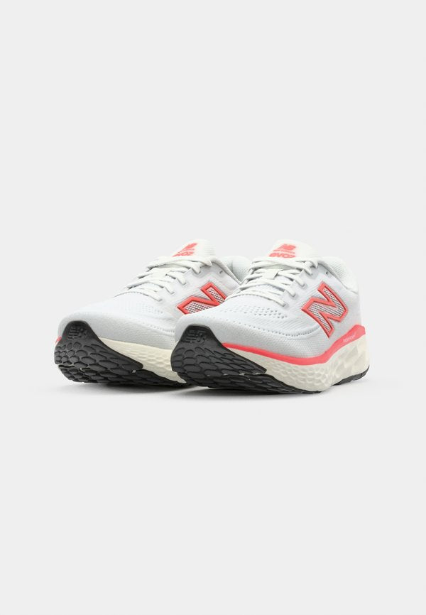 New Balance EVOZ V4