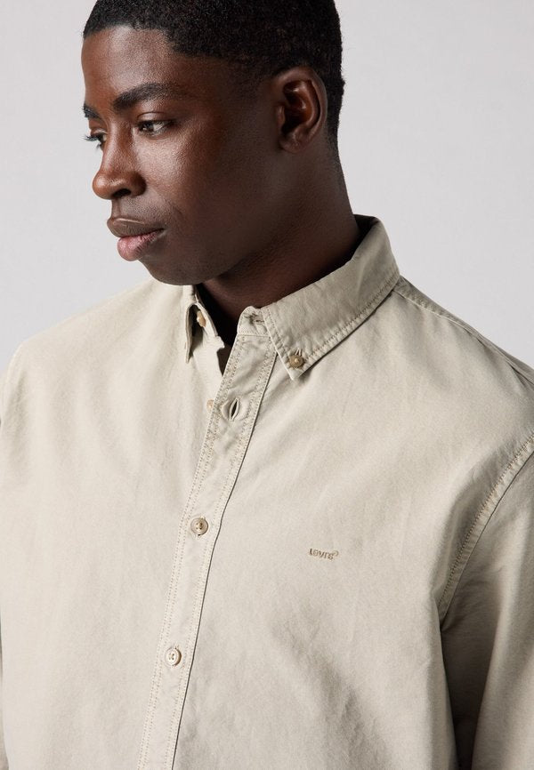 Levi's® AUTHENTIC BUTTON DOWN