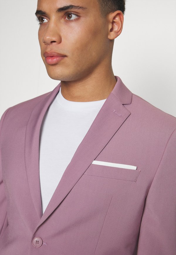 Isaac Dewhirst THE FASHION SUIT NOTCH