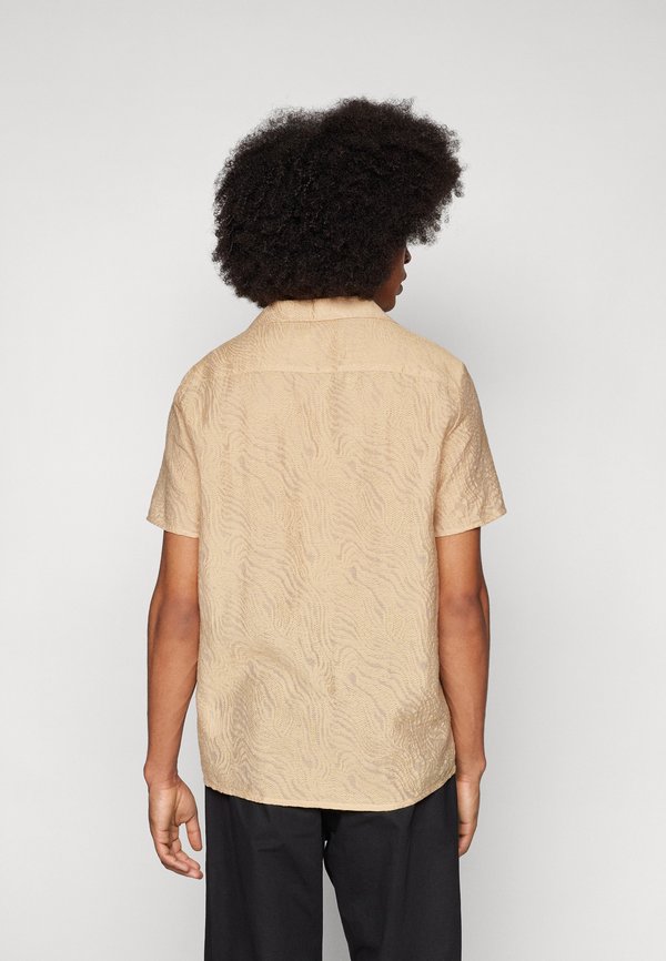 Pier One by Zalando