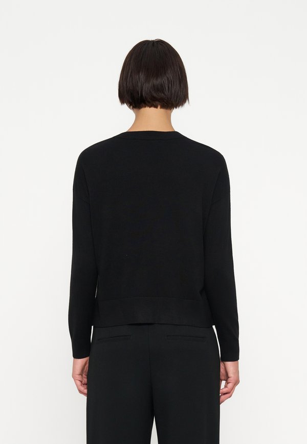 DKNY