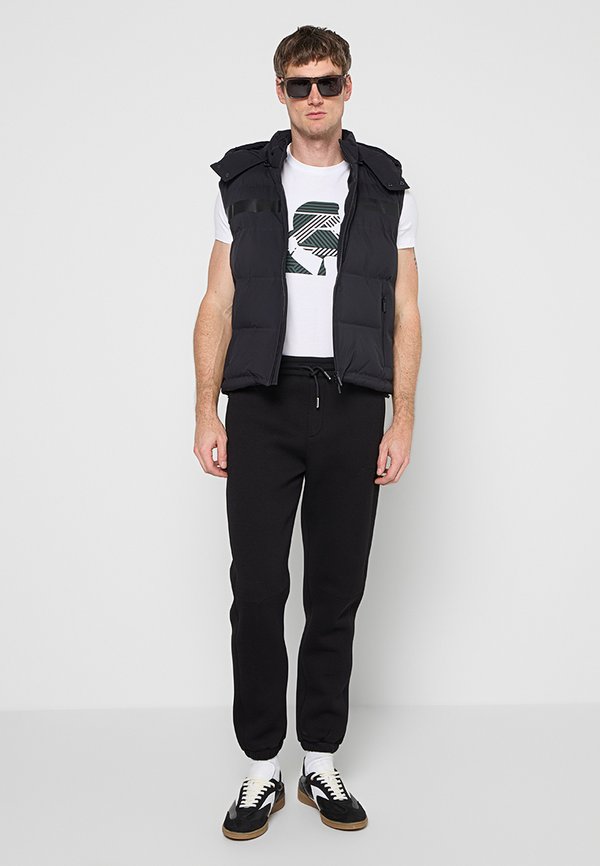 KARL LAGERFELD