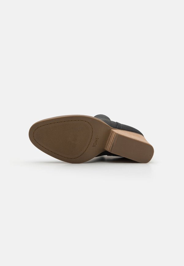 TOMS ELIZA
