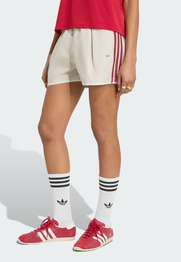 adidas Originals ADIDAS ORIGINALS RESORT SHORTS W - Tracksuit bottoms - beige