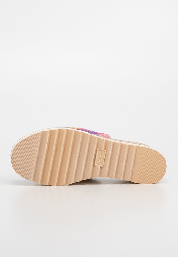 TOMS DIANA