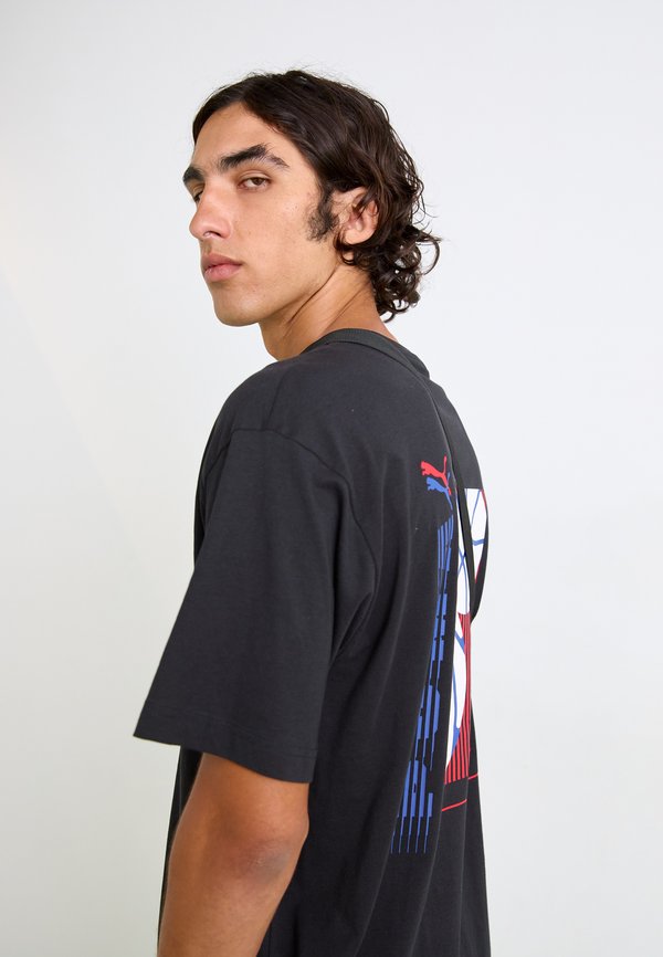 Puma GRAPHIC RELAXED TEE