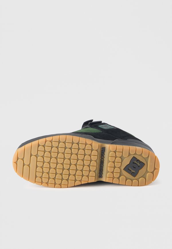DC Shoes