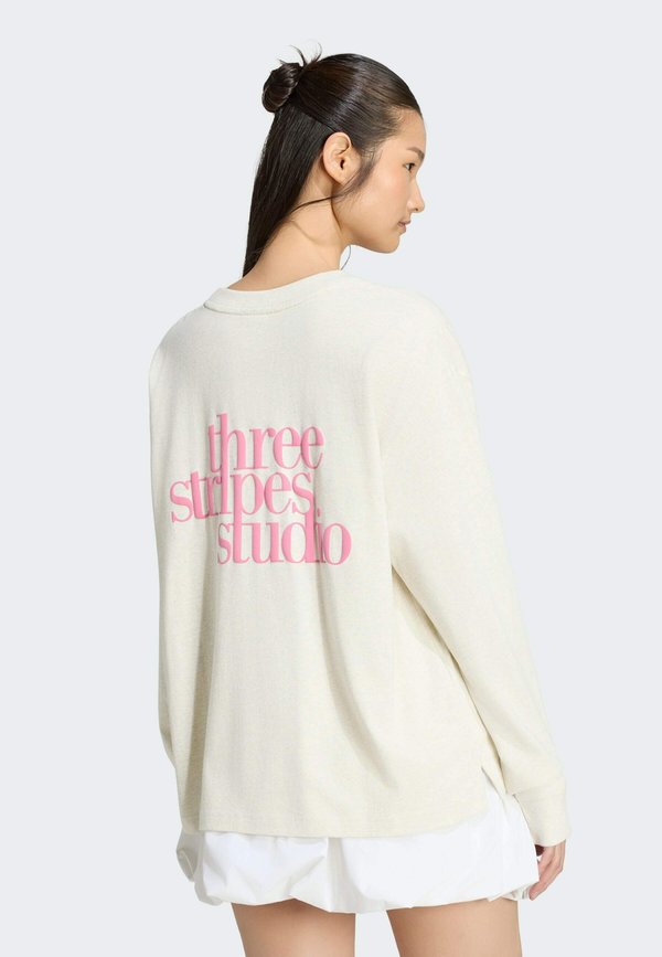 adidas Sportswear ADIDAS SPORTSWEAR 3 STRIPES STUDIO BOYFRIEND LONGSLEEVE TEE - Long sleeved top - beige