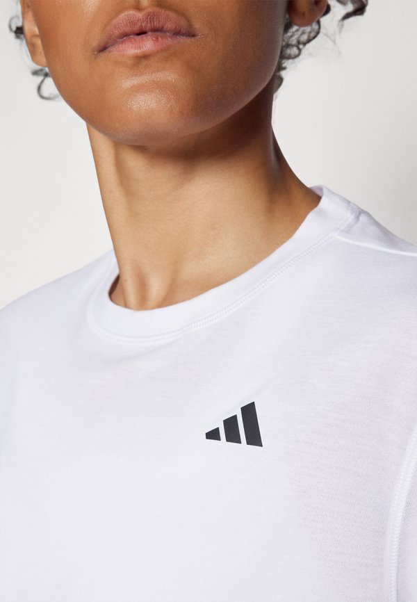 adidas Performance WORKOUT ESSENTIALS BOXY