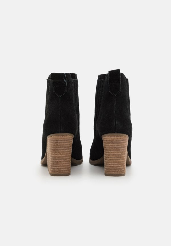 TOMS NOA