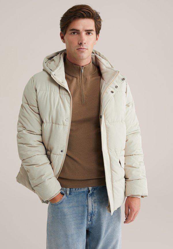 WE Fashion