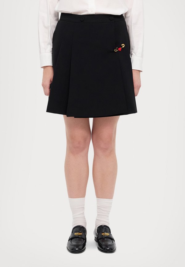 MOSCHINO GONNA