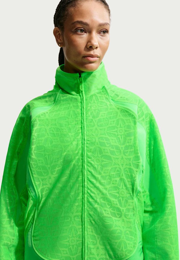 Nike Sportswear STREET