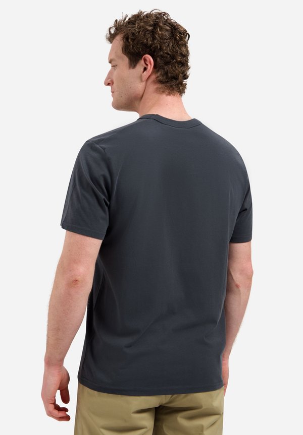 NO EXCESS ARTWORK WITH ROUND NECK