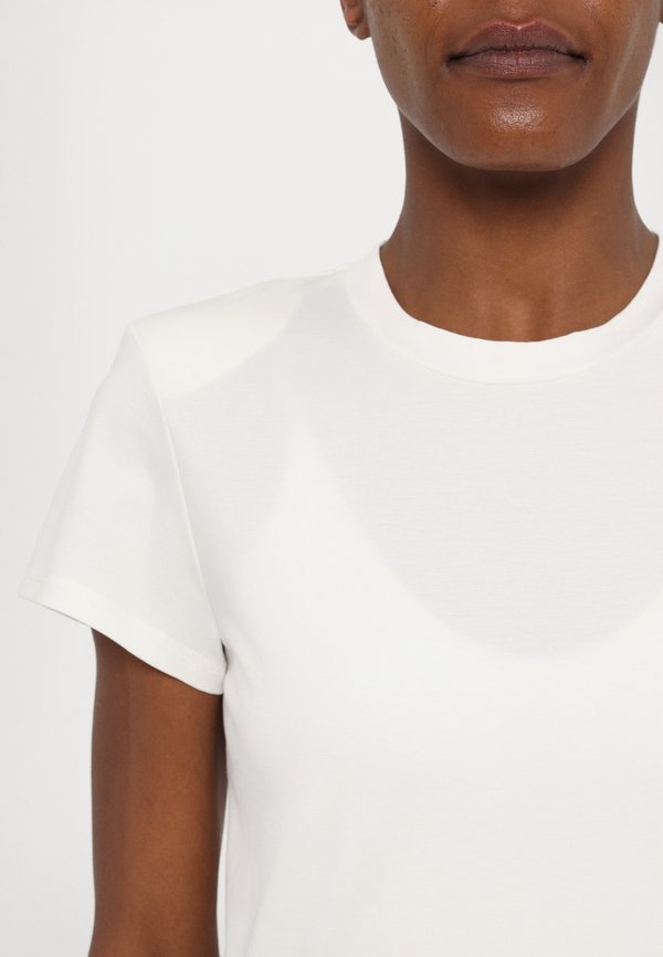 DESIGNERS REMIX MODENA TEE