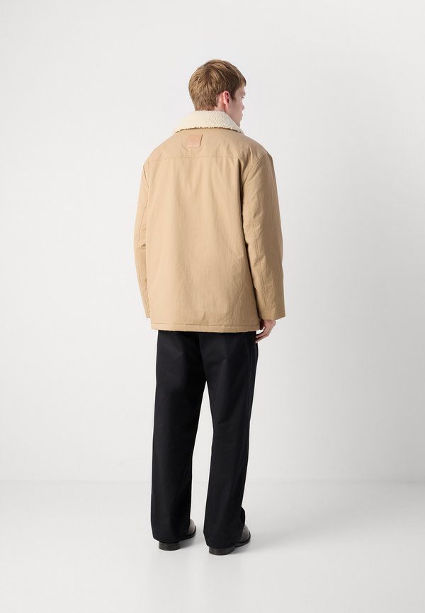 Calvin Klein Jeans DETACHABLE COLLAR