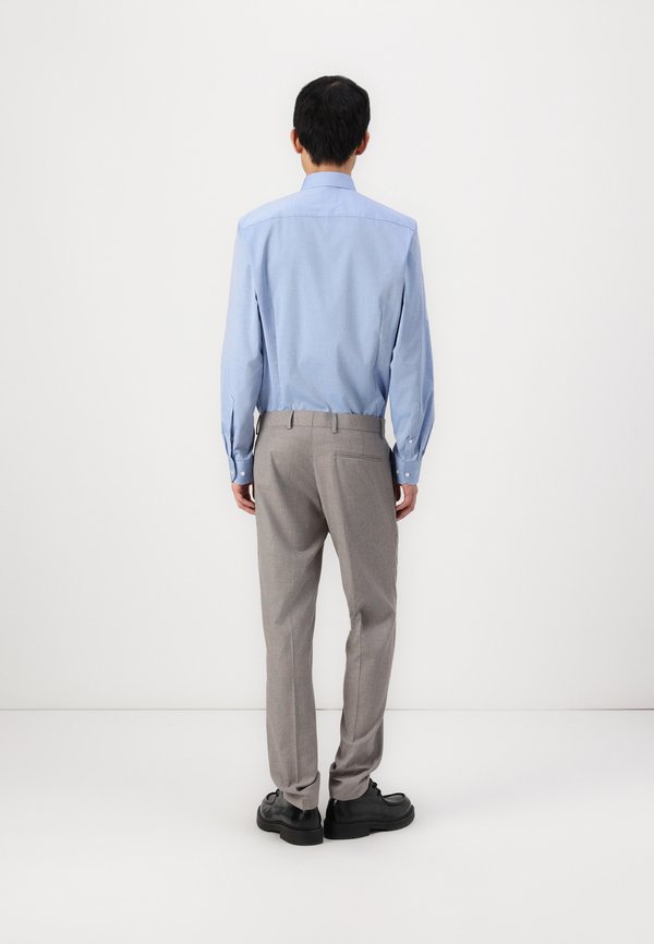 Isaac Dewhirst NOTCH SUIT SLIM
