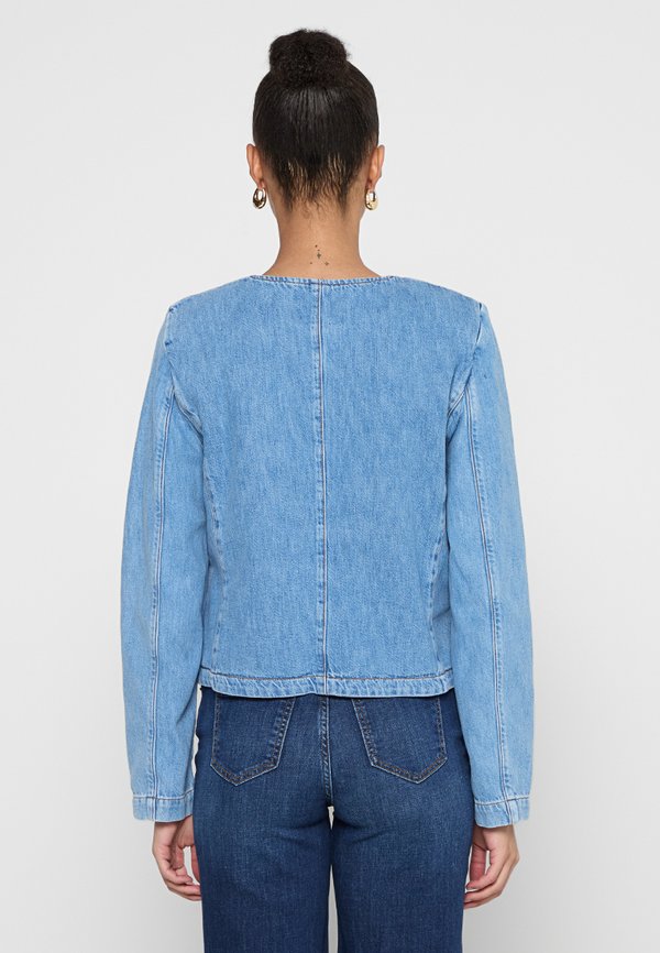 TWINSET