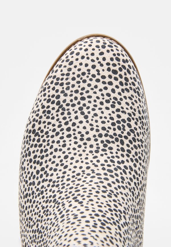 TOMS GWEN