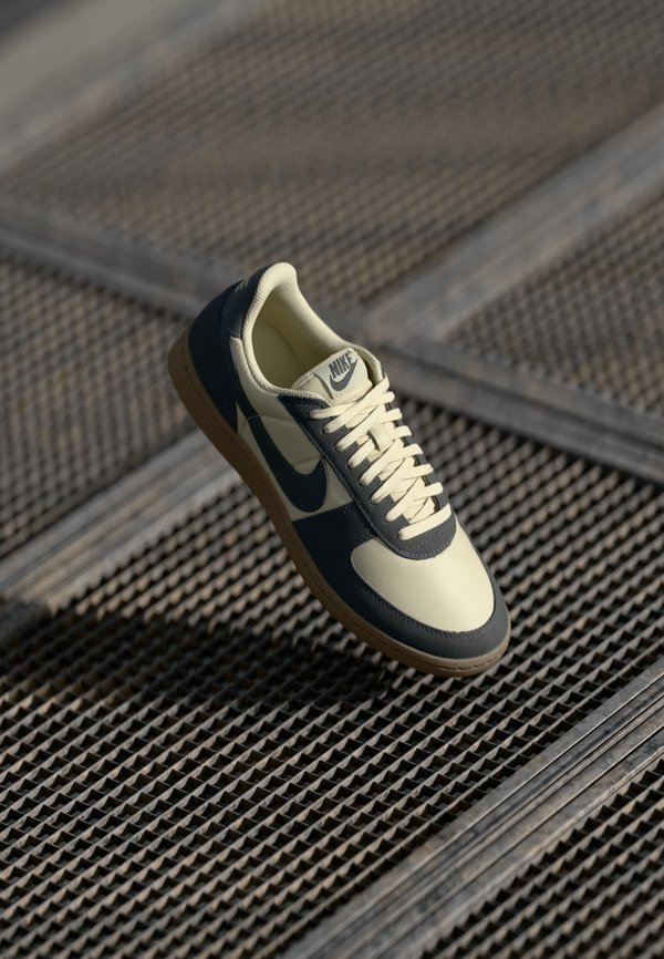 Nike Sportswear FIELD GENERAL - Trainers - light khaki/anthracite/dark brown
