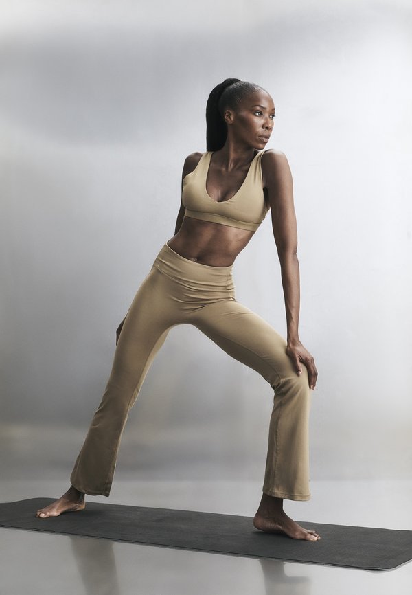 Casall SOFT TOUCH FLARED PANTS