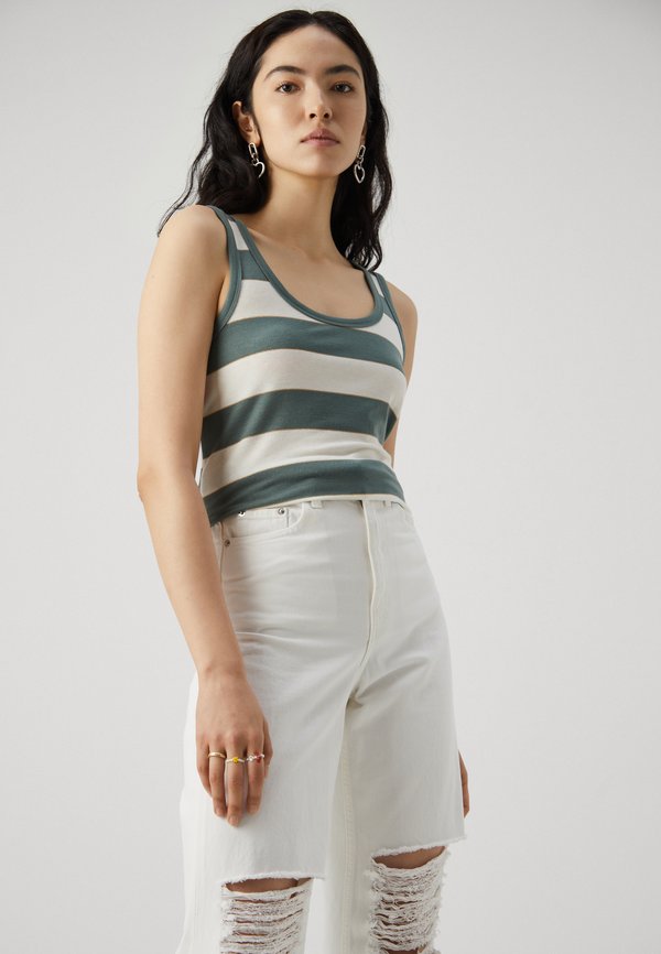 Vero Moda Tall VMKAISA O NECK
