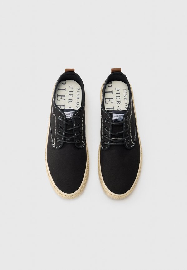 Pier One by Zalando