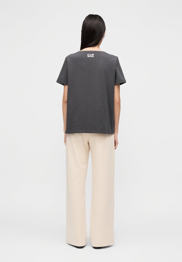 EA7 Emporio Armani
