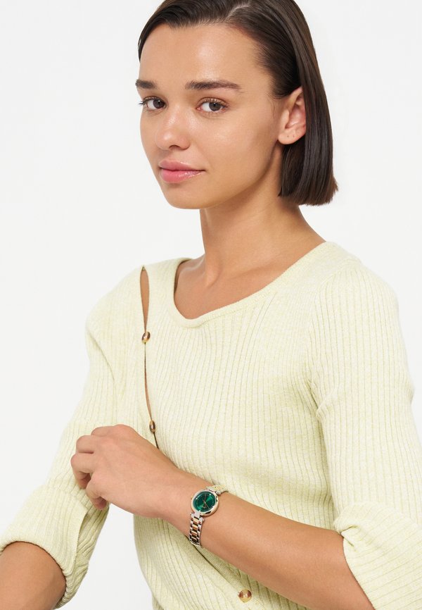 DKNY