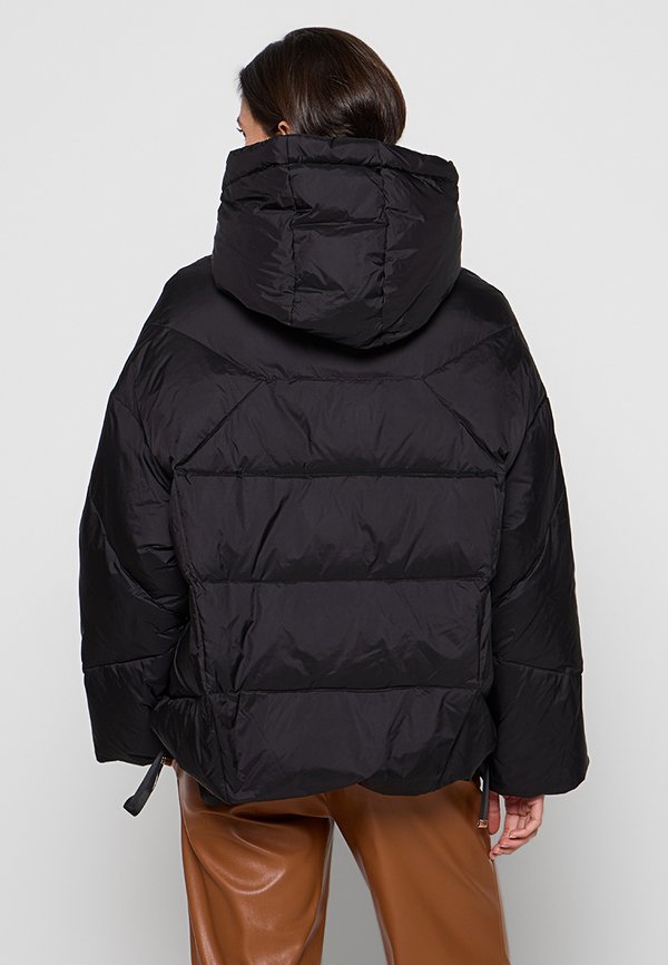 TWINSET