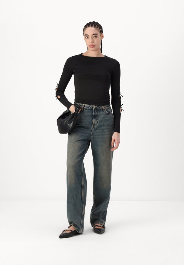 Pieces PCSELINA O-NECK BOW