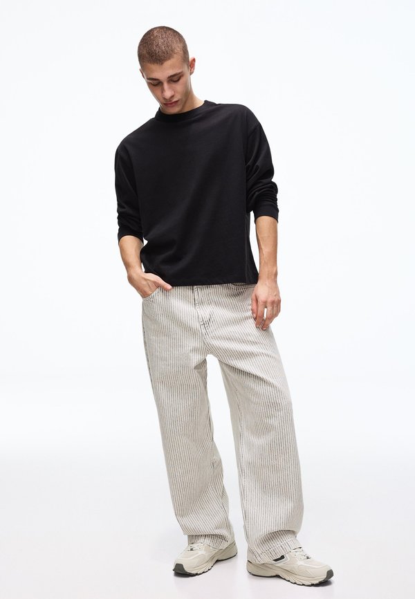 Bershka BARREL - Baggy Jeans - grey