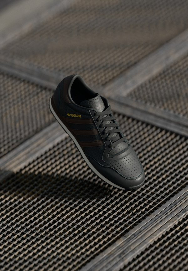 adidas Originals GALAXY OG UNISEX - Trainers - core black/dark brown/off white