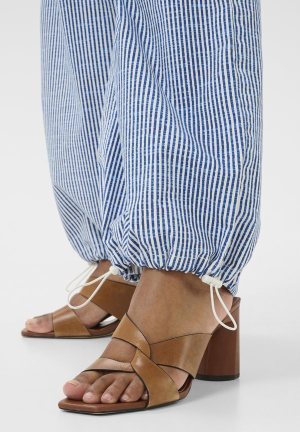 Cream CRBERTA LOOSE TWILL RELAXED FIT