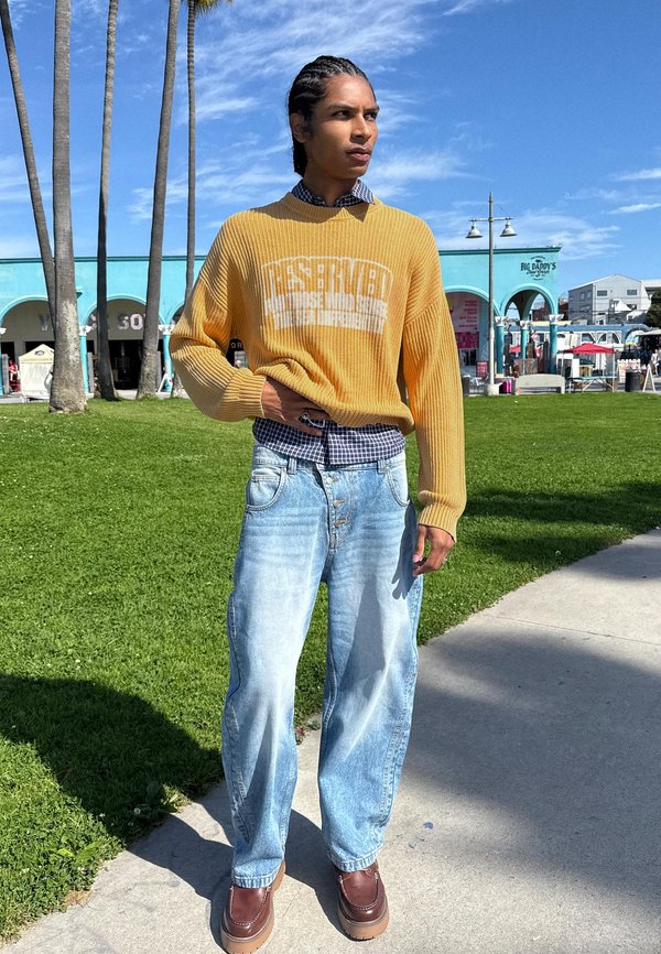 Bershka WASHED BOXY ROUND NECK - Jumper - yellow