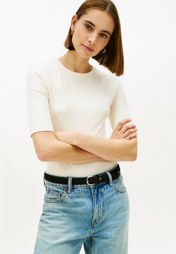Tommy Hilfiger RIBBED SLIM HALF SLEEVE T-SHIRT