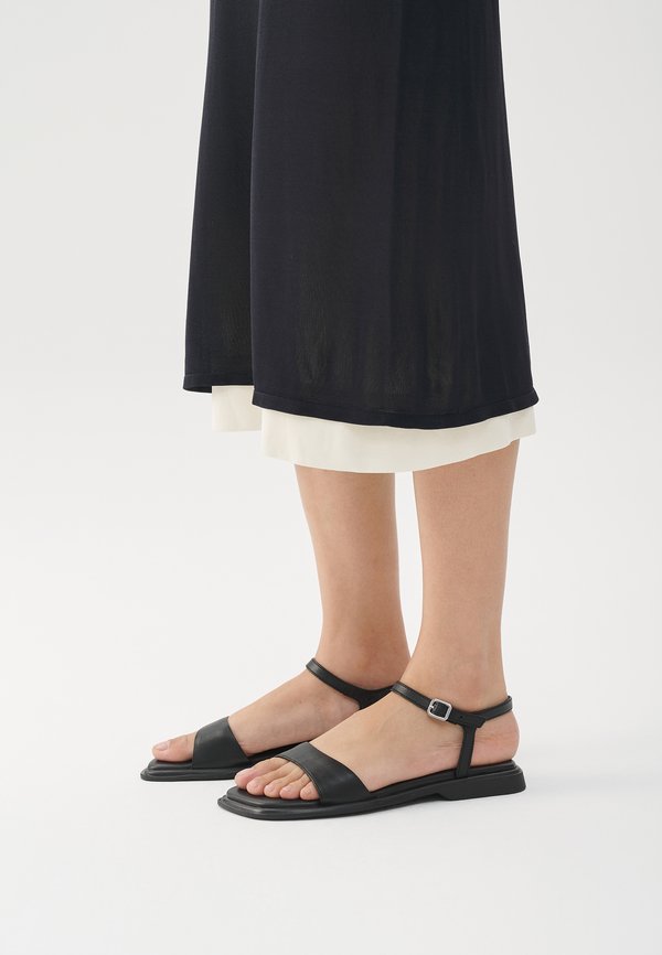 Vagabond IZZY