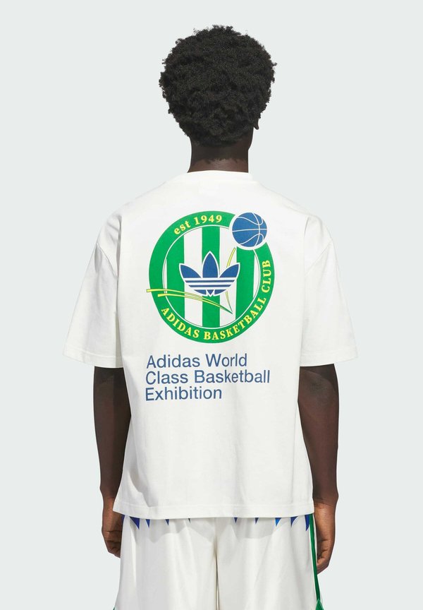 adidas Originals BASKETBALL CREST TEE - Print T-shirt - off white/green