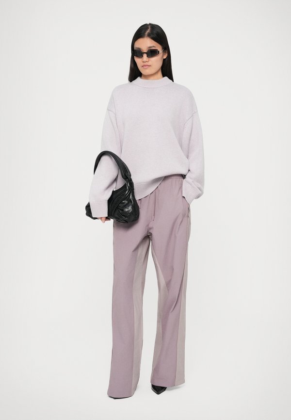 Han Kjøbenhavn DETAILED TRACK TROUSERS