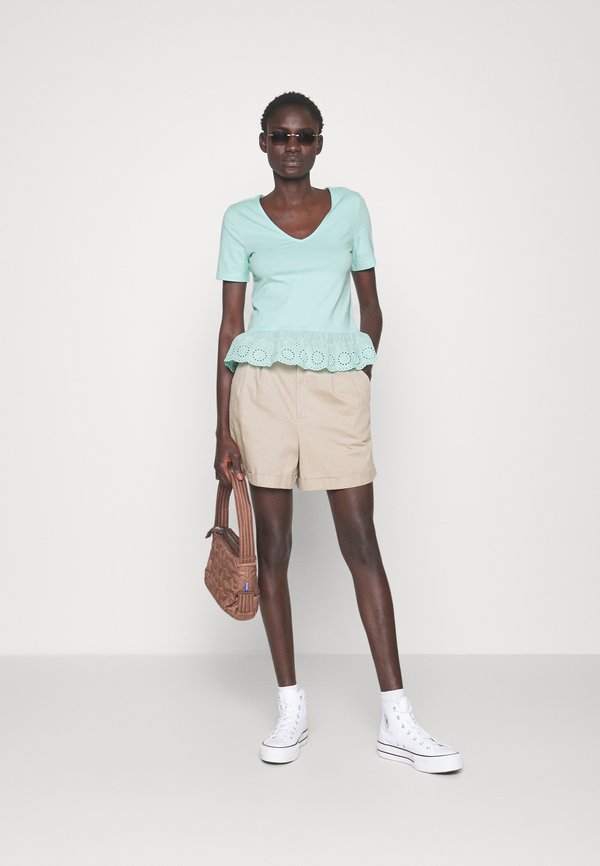 Vero Moda Tall VMEMILY PEPLUM V NECK