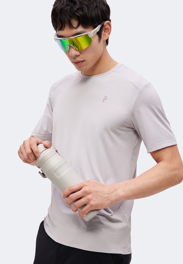 Peak Performance REPEL TEE