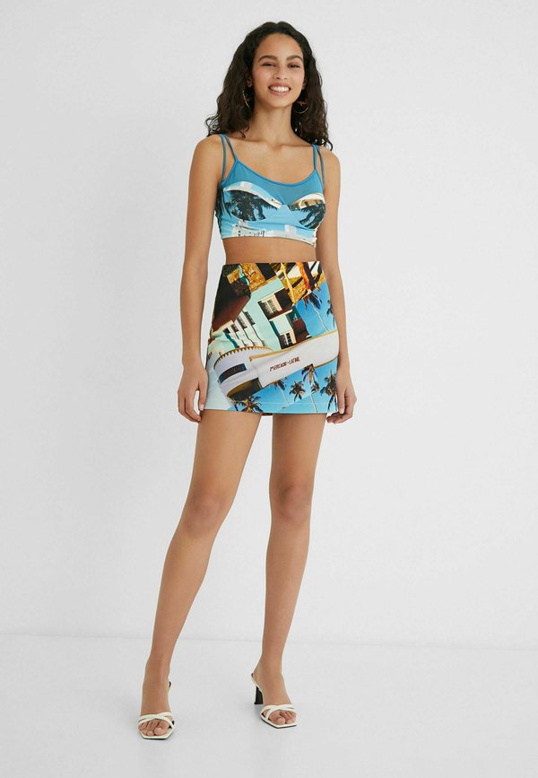 Desigual DESIGNED BY ESTEBAN CORTAZAR