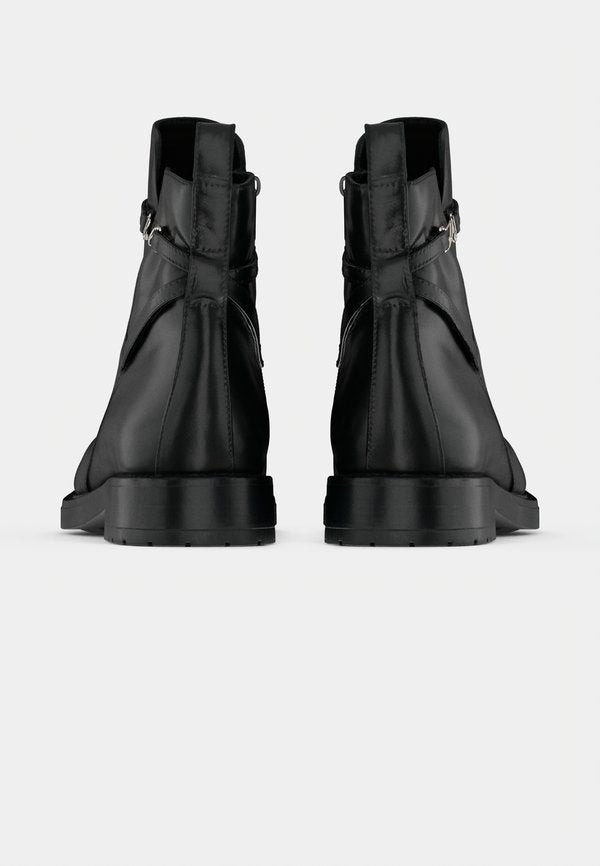KARL LAGERFELD BLAKE SIGNIA BOOT